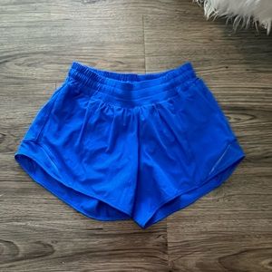 Lululemon Hotty Hot shorts 4”